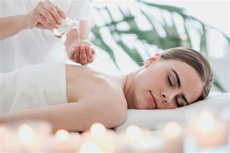 Massage sensuel complet du corps Massage érotique Le Cannet